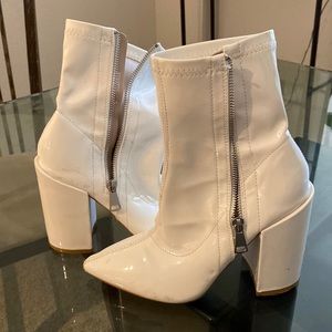 PrettyLittleThing, White Block Heel Boots- Size 5